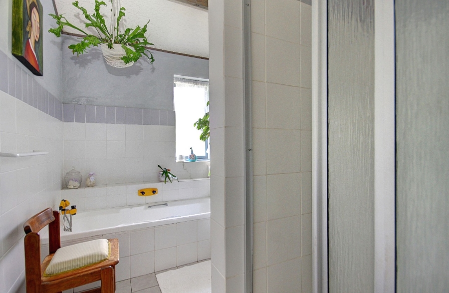 5 Bedroom Property for Sale in Herolds Bay Western Cape